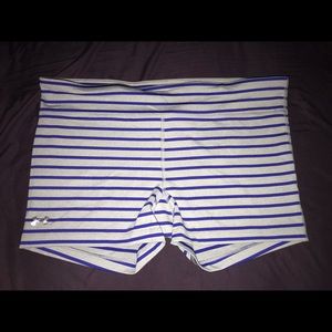 EUC Under Armour fitted shorts size large